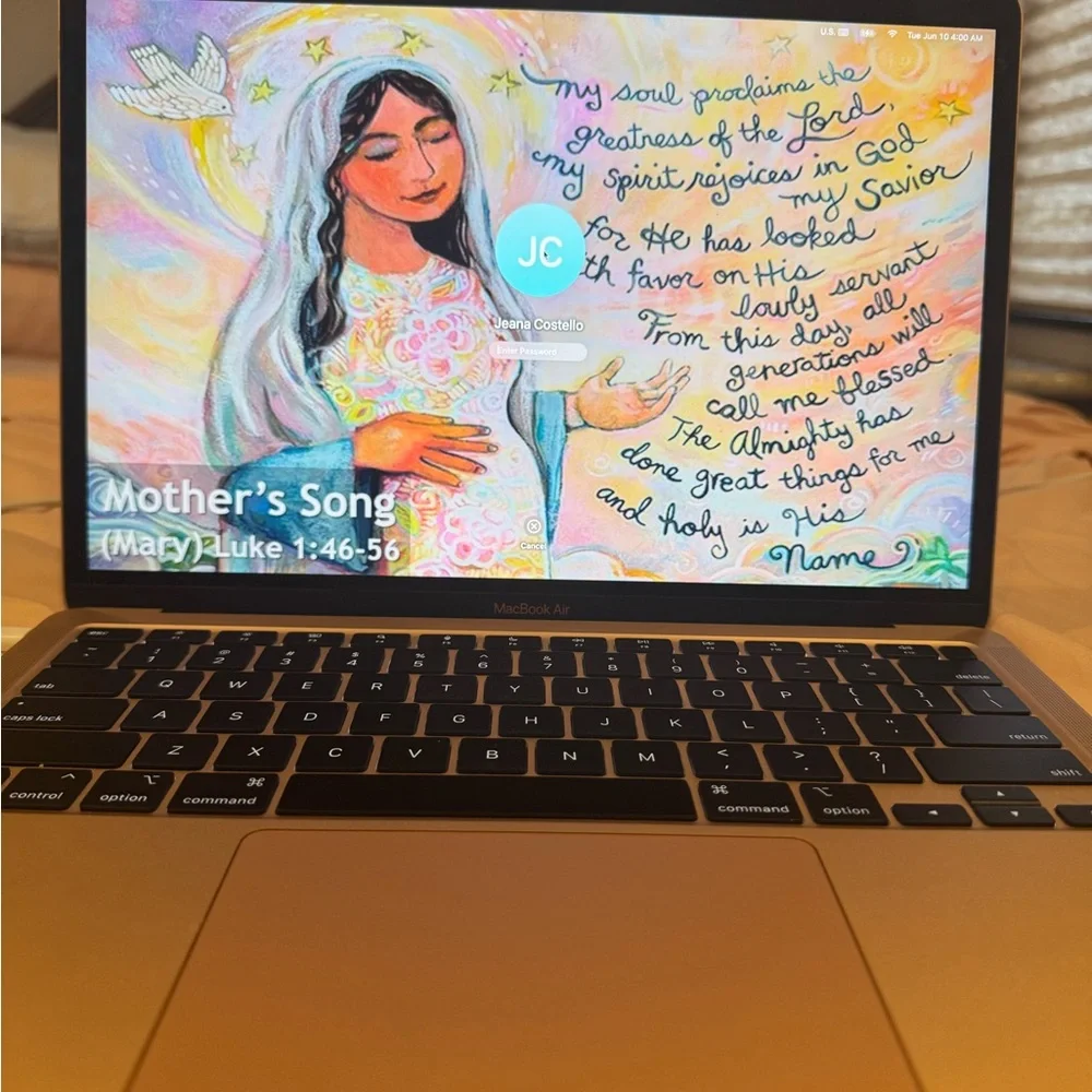 Apple MacBook
